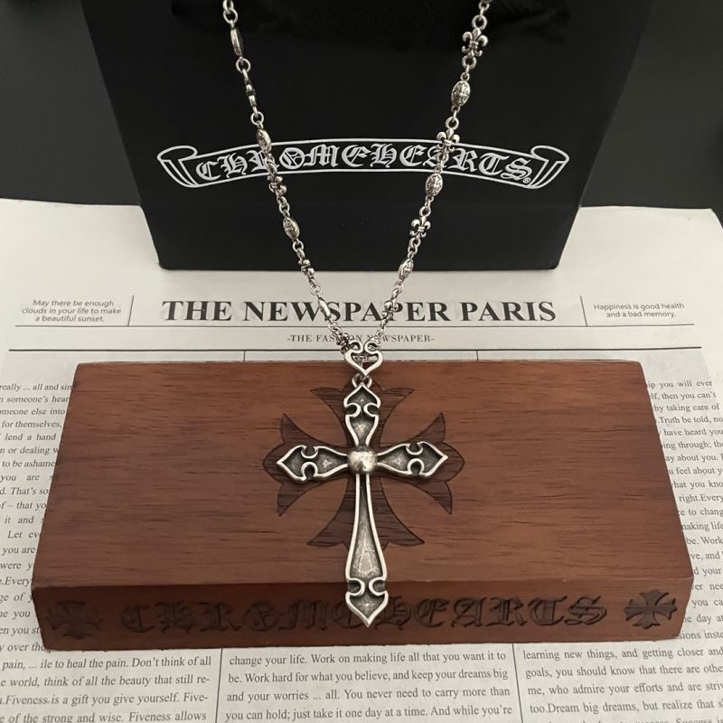 Ch**me He**ts necklaces